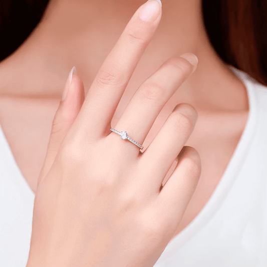 Anillo Solitario Engastado en Plata 925